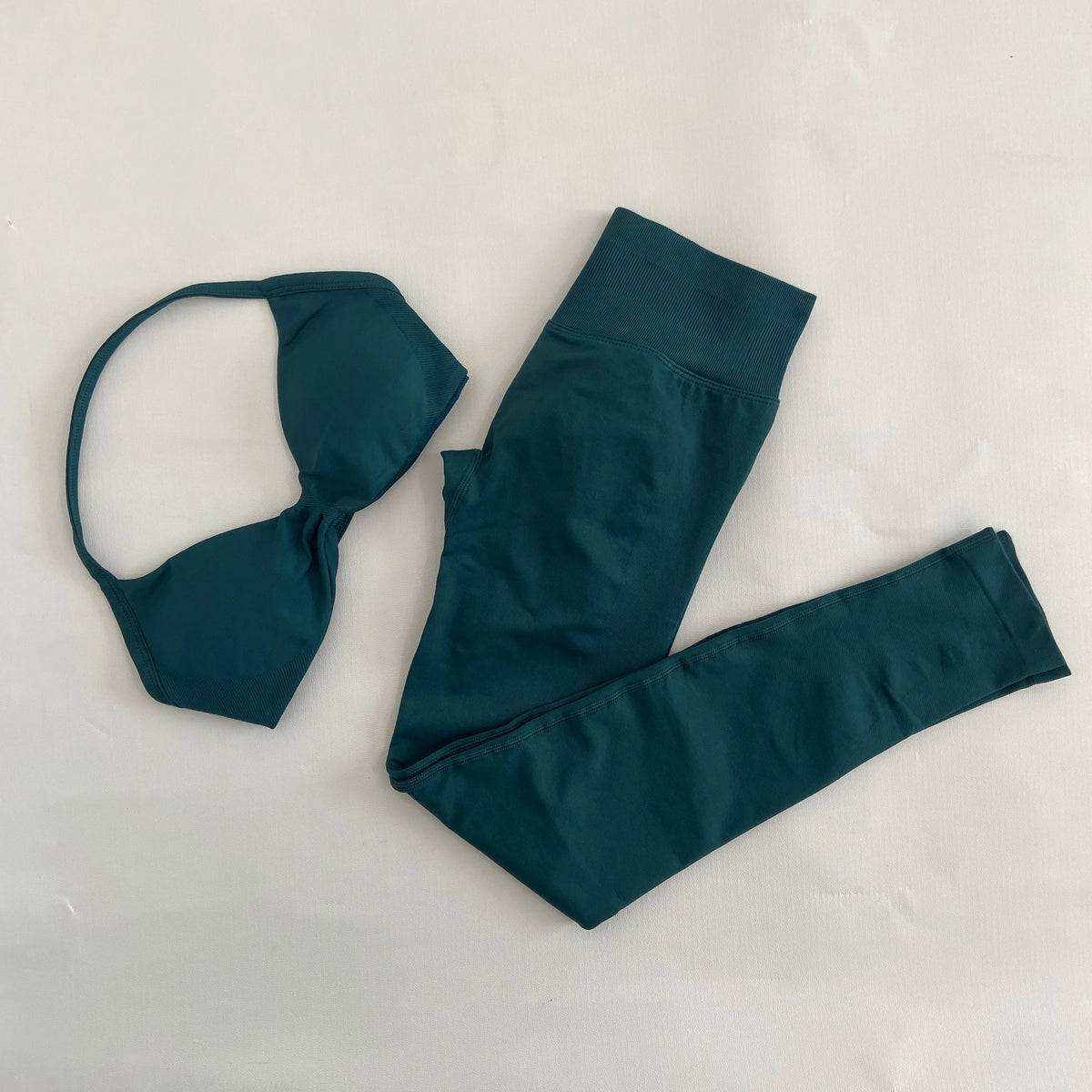Yoga Strappy Bra Leggings Gym Set Women's Seamless High Elastic Gym Bra Vest Buttock Lift Shorts Set Daily Exercise Sports Set