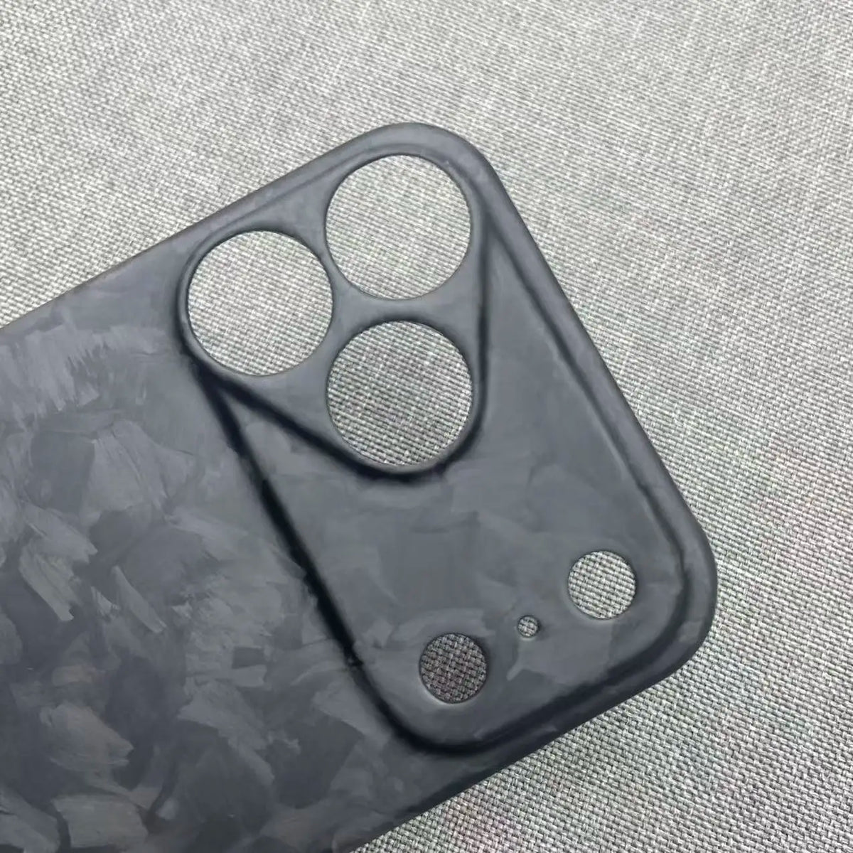 AKATIP Forged Carbon Fiber for iPhone 17Pro Max Ultra Protective Case Gold Foil Anti-Drop Shockproof Carbon Fiber 17Pro Mobile