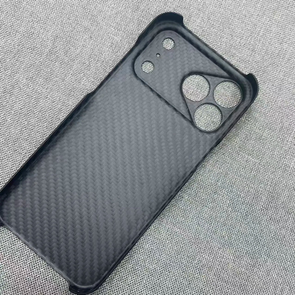 AKATIP Forged Carbon Fiber for iPhone 17Pro Max Ultra Protective Case Gold Foil Anti-Drop Shockproof Carbon Fiber 17Pro Mobile